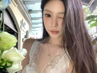 winnie-886 Black Hair webcam from China
